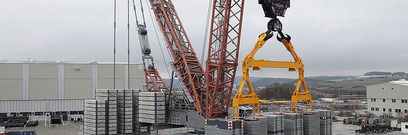 Liebherr-Raupenkran LR 13000 erschließt mit 3.000 Tonnen maximaler Traglast eine neue Dimension.