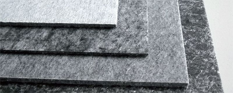 Die Produktgruppe SymaLITE umfasst spezielle Leichtbau-Verbundmaterialien. Sie sind ultraleicht, akustisch wirksam und lassen sich ohne Klebstoffeinsatz mit funktionalen oder dekorativen Decklagen ausstatten.