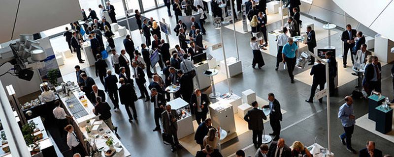 Die Netzwerkorganisation Bayern Innovativ ist sich sicher, dass das Thema Mobilität heute weit über die klassische automobile Wertschöpfungskette hinaus Auswirkungen haben wird. Das verdeutlichte das Symposium „Zulieferer Innovativ 2014“ vom 7. bis 8. Juli in der BMW-Welt, München.