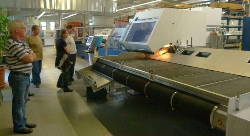 Passt zur modernen Fabrik von Kempf: moderne Lasermaschine aus dem Hause Trumpf.
