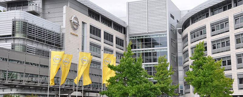Opel-Chef Karl-Thomas Neumann soll Cadillac in Europa auf Kurs bringen. Eine neue Opel-Gesellschaft steuert zudem künftig das verbliebene Chevy-Geschäft in Russland. Der Sitz der neuen Firma ist Rüsselsheim.