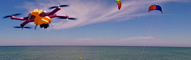 AirDog – das weltweit erste, selbstgesteuerte Sport-Aktion-Fluggerät für Filmaufnahmen bei Outdoor- und Extremaktivitäten – hergestellt mit Stratasys 3D-Drucktechnologie.