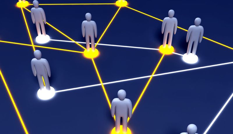 Graph-Datenbanken bilden nicht nur effizient soziale Beziehungen ab, sondern ermöglichen auch ein effizientes Verwalten von IT-Berechtigungen.