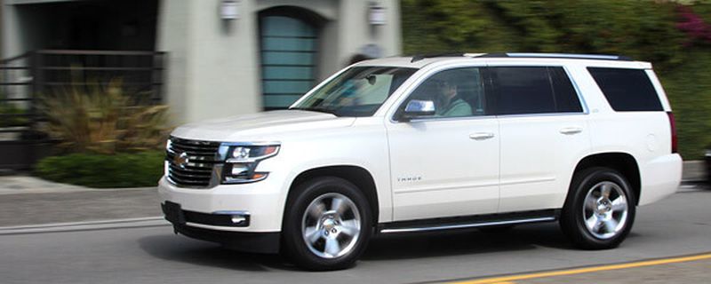 Was für uns der BMW X5, das ist für die Amerikaner der Chevrolet Tahoe – nur größer. Das Fullsize-SUV kommt jetzt in einer Neuauflage.
