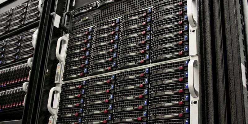 Die Head-Nodes der SSD-Cluster wurden ebenfalls mit SSDs und DRAM von STEC bestückt, da diese schnellen und äußerst verlässlichen Module ebenfalls eine extrem geringe Latenz erlauben.