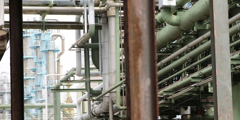 New projects for Uhde Inveta-Fscher's polymer business: After bringing on-stream a Chinese polyamide plant, the company will provide technologies an services for a project in Russia.