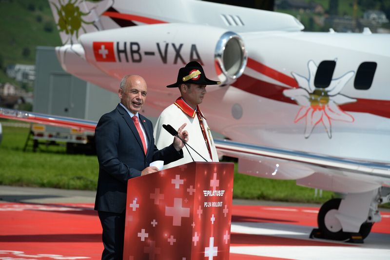 Cérémonie digne d'un 1er août, la sortie en grande pompe du nouveau Pilatus, P-24.