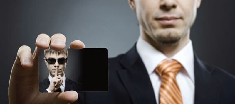Das Bundesministerium des Inneren will mit der No-Spy-Klausel, bei sicherheitsrelevanten Vergabeverfahren, Transparenz über von ausländischen Sicherheitsbehörden erzwungene Datenweitergabe erreichen.