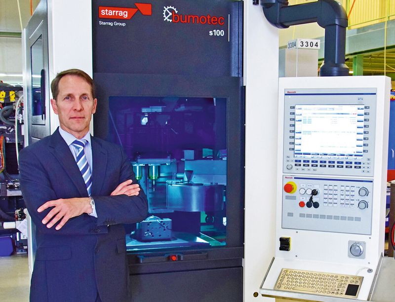 Jean-Daniel Isoz est directeur de la société fribourgeoise Bumotec. Il dirige également la société SIP, entreprise genevoise très connue dans le monde de la machine-outil de précision.