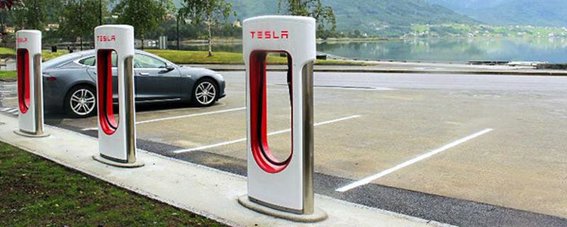 Tesla hat inzwischen 50 Supercharger in Europa in Betrieb.