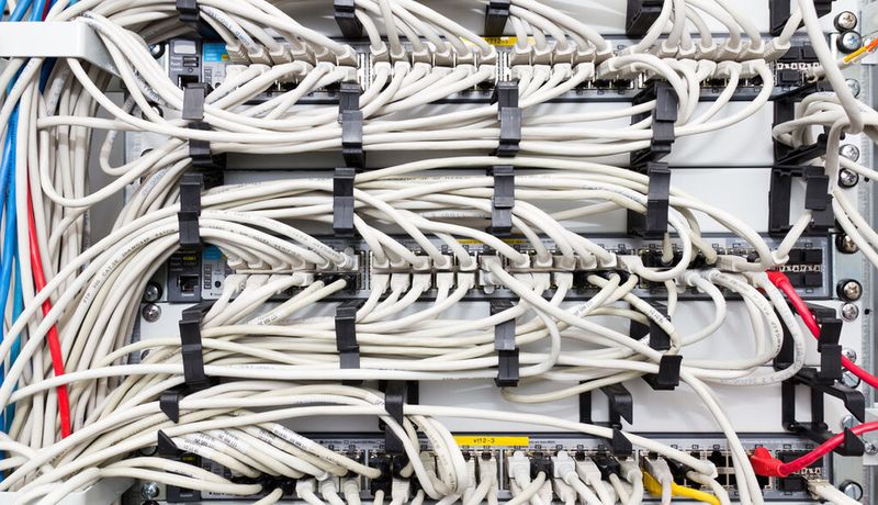 Viele Kabel, viele Provider bedeutet noch keine Ausfallsicherheit der Datenanbindung von Rechenzentren.