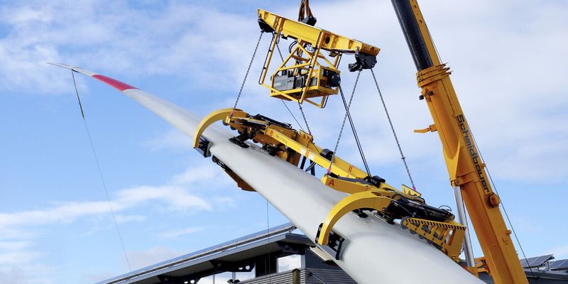 Die „Bunny“-Traverse von Ematec ermöglicht die Hasenohrmontage von Rotorblättern.