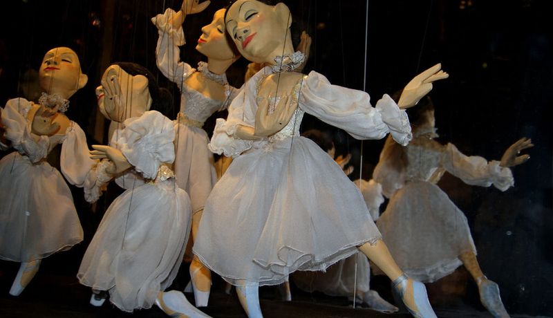 Wer für Automatisierung im Rechenzentrum sorgen will, sollte Puppets tanzen lassen, für einen Chef sorgen oder auf einen Saltstack setzen oder auf Ansible.