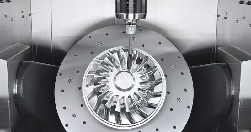 Neue 5-Achs-Maschine für die komplexe Zerspanung von Litz Hitech.
