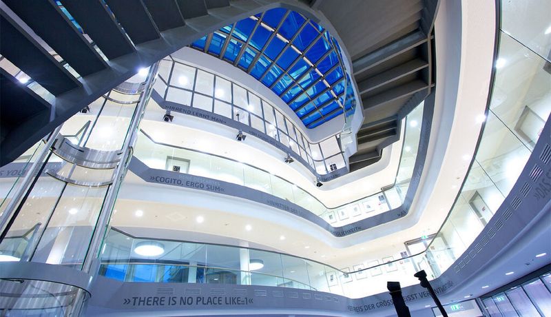 Im Foyer des Hauptgebäudes II des Hasso-Plattner-Instituts