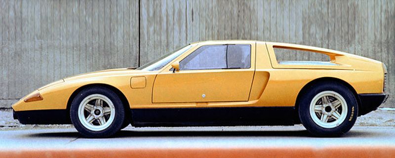 Zeitlose Schönheit: Einer der Klassiker in Kunststoff-Leichtbauweise ist der Prototyp Mercedes Benz C111 von 1969.