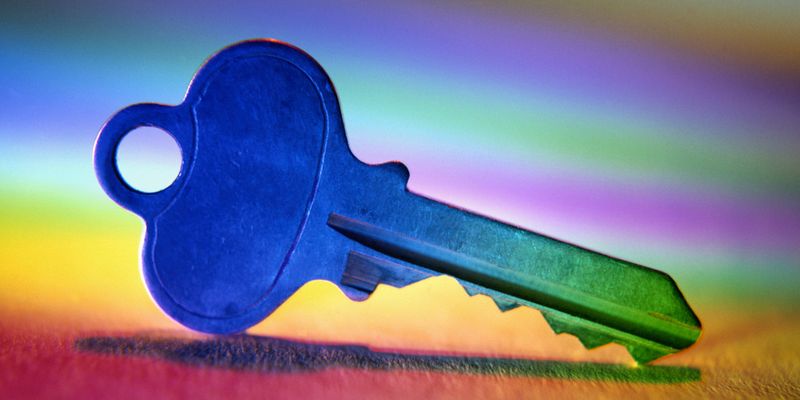 Perfect Forward Secrecy sorgt dafür, dass SSL-Sizzungen auch bei kompromittiertem Langzeitschlüssel sicher sind.