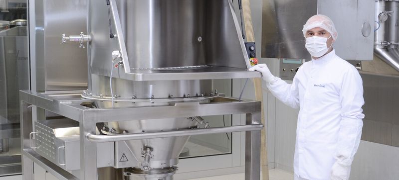 In a single step, the Delump Witt mills bulk goods that have hardened and formed lumps as large as 60 cm over time to finenesses of up to 200 µm.