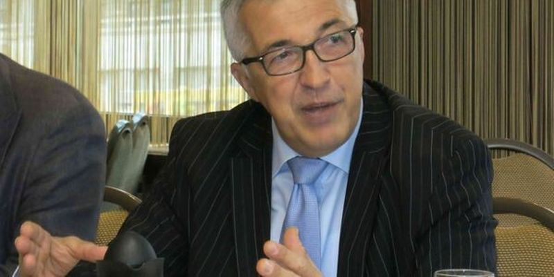 „Medizintechnikunternehmen müssen ihr Angebot deutlich von den Angeboten anderer Hersteller abheben und ihre Produkte so konzipieren und vermarkten, dass die Vorteile für die Kunden offensichtlich werden“, Siegfried Bialojan, Leiter des EY-Life-Science-Kompetenzzentrums in Mannheim.
