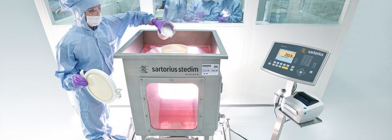 Alles im Beutel – Einwegbioreaktoren sind längst mehr als nur eine Laboranwendung. Die Fertigung, Lagerung und Sterilisisation der Single-Use-Komponenten stellt aber erhebliche Anforederungen an die Prozessanalytik. Häufig ist es nötig, das Sensorkonzept ganz neu zu denken.