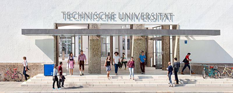 Das Employer-Branding-Beratungsunternehmens Universum, hat in dem Zeitraum zwischen November 2013 und März 2014 in Bayern mehr als 3.200 Studierende wirtschaftsnaher Fachbereiche befragt.
