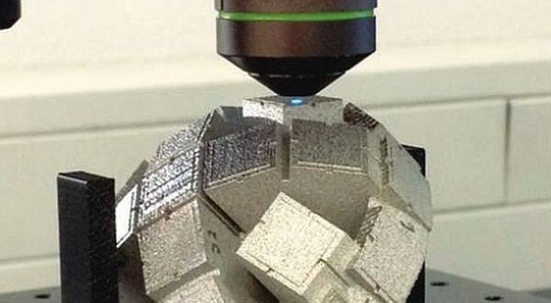 Flächenhafte Analyse der Oberflächenstruktur eines laserstrahlgeschmolzenen Probekörpers mit einem Konfokalmikroskop.