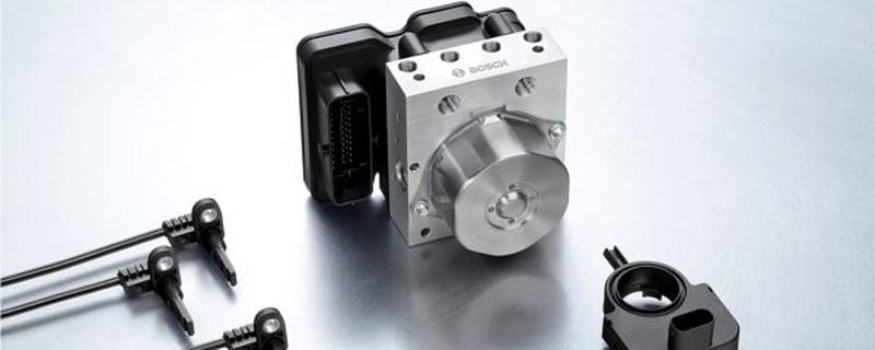 Heute spielt ESP eine zentrale Rolle für viele Fahrerassistenzsysteme und für das automatisierte Fahren. Ab 1. November 2014 wird es Pflicht für Neuwagen.