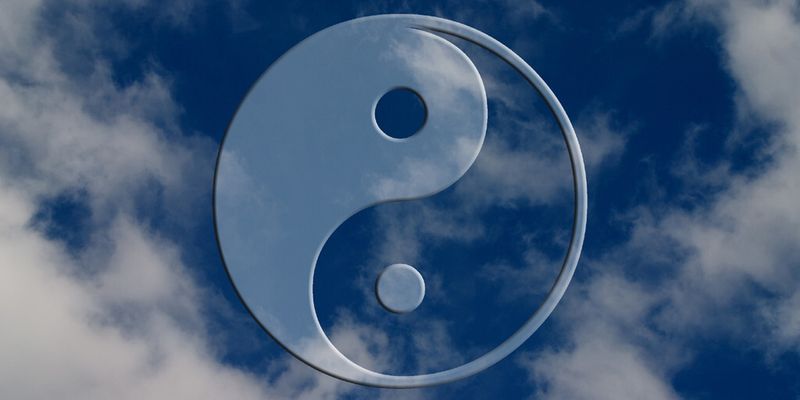 Hin- und hergerissen und voller Bedenken sind Unternehmen, wenn es um den Einsatz von Hybrid Cloud und der Möglichkeit geht, sich vom Wettbewerb abzuheben.