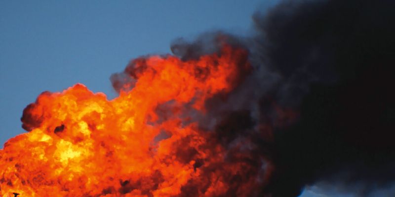Naturkatastrophen, Feuer und Explosion sind 2015 die größten Geschäftsrisiken, aber am schlechtesten sind Unternehmen auf Cyberrisiken vorbereitet. Reputationsverlust und Betriebsunterbrechungen gelten als größte Schadenursachen nach IT-Sicherheitsvorfällen.