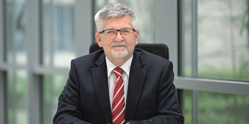 Themen wie Mobilität, Social Collaboration und Consumerization fordern die Adaptionsfähigkeit vor allem in kleinen und mittelständischen Firmen", sagt Peter Dewald, Geschäftsführer Sage.