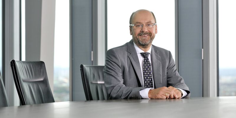 Laut Harald Bernreuther, Director Global Infrastructure Solutions bei Fujitsu, ist Primeflex for Hadoop für all jene Unternehmen interessant, die die Vorteile von Big Data gern nutzen würden, aber hohe Einstiegskosten scheuten und zudem nicht über das notwendige Implementierungs-Know-how verfügten.
