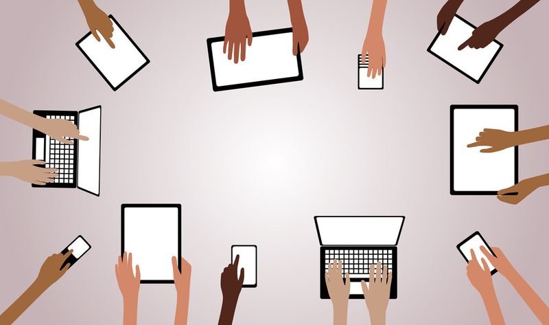 Für Unternehmen wird es in Zukunft immer wichtiger, nicht nur ihre mobilen Endgeräte abzusichern, sondern vor allem die Inhalte, die über Apps, Cloud-basiert oder Portale den Mitarbeitern zur Verfügung gestellt werden.