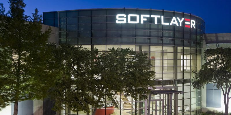 Seit der Eröffnung des Softlayer Rechenzentrums in Frankfurt am Main Anfang Januar 2015 erhalten Kunden Zugriff auf lokale Services mit garantierter Datenspeicherung in Deutschland. Der Standort ergänzt die europäische Präsenz der Softlayer Cloud Center in London, Amsterdam und Paris. Weltweit stehen rund 20 Data Center von Softlayer, weitere sind aktuell in Planung.