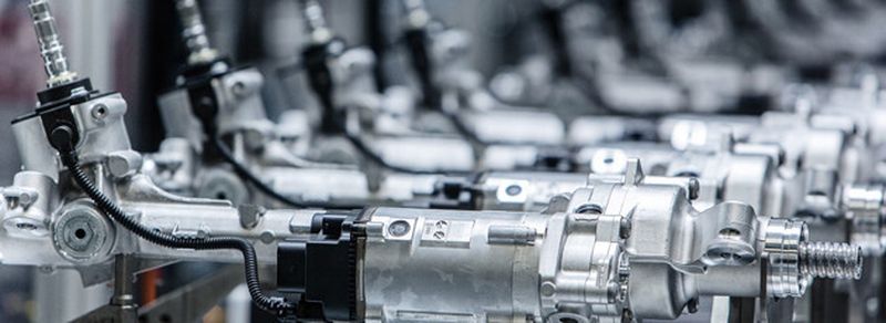 Bosch: Die Schwaben stärken mit der Übernahme der ZF Lenksysteme GmbH (ZFLS) ihre Position für eine aktive Gestaltung der Zukunft der Mobilität. ZFLS ist einer der Technologieführer im Bereich Elektrolenkung und diese ist Basistechnologie für automatisiertes Fahren, für effizientere Fahrzeuge und auch für Elektroautos.