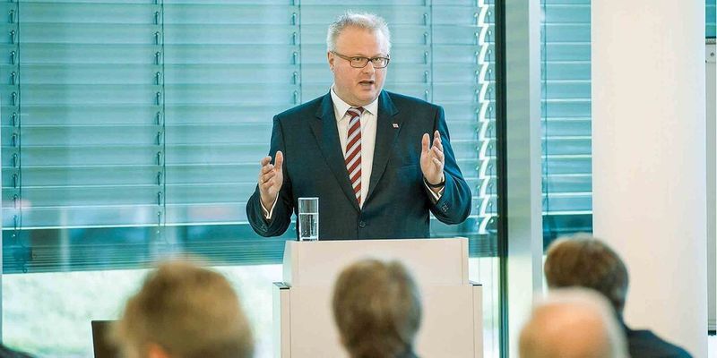 Hessens CIO, Finanzminister Thomas Schäfer, will die Zusammenarbeit zwischen Bund, Ländern und Kommunen verbessern