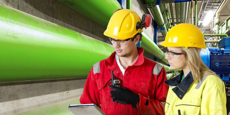 Industrie 4.0 – Steuerung und Überwachung von Maschinen über einen Tablet-PC wird alltäglich.