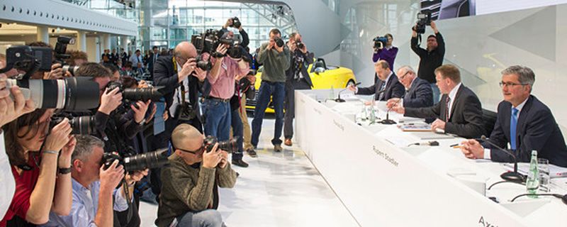 „Ein Ingenieur schaut immer nach vorn, auf das, was jetzt zu tun ist“, sagte Ulrich Hackenberg, Audi-Technik-Vorstand, anlässlich der Jahrespressekonferenz. Und was er für die kommenden Jahre in Aussicht stellt, lässt Autofahrer aufhorchen.