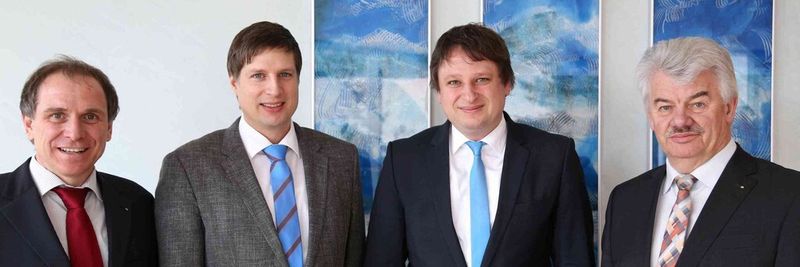 Die neue Geschäftsführung besteht aus Prof. Dr. Martin Sellen, Dr. Thomas Wisspeintner und Dr. Alexander Wisspeintner (v.l.), neben Johann Salzberger (rechts), der aus der Geschäftsführung ausscheidet.
