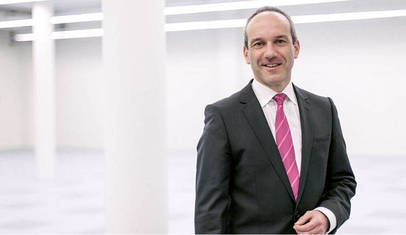 Dr. Béla Waldhauser, CEO Telehouse Deutschland GmbH: „Der Anspruch an Verfügbarkeit lässt wenig Spielraum für Rechenzentrumsanbieter.“