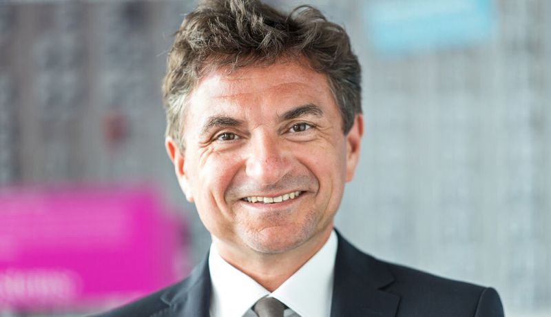 Dr. Ferri Abolhassan ist Geschäftsführer der T-Systems International GmbH und verantwortlich für die IT-Division. Der promovierte Informatiker ist Autor und Herausgeber zahlreicher Bücher und Publikationen.
