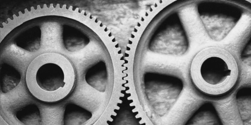 In der Industrie müssen die Sicherheitsverantwortlichen aus Office-IT und Produktion künftig eng miteinander zusammenarbeiten.