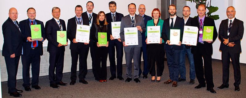 Die Sieger der Lean & Green-Awards 2014. In 2015 findet die feierliche Verleihung im Rahmen des „Lean & Green Summits“ im Herbst dieses Jahres statt.