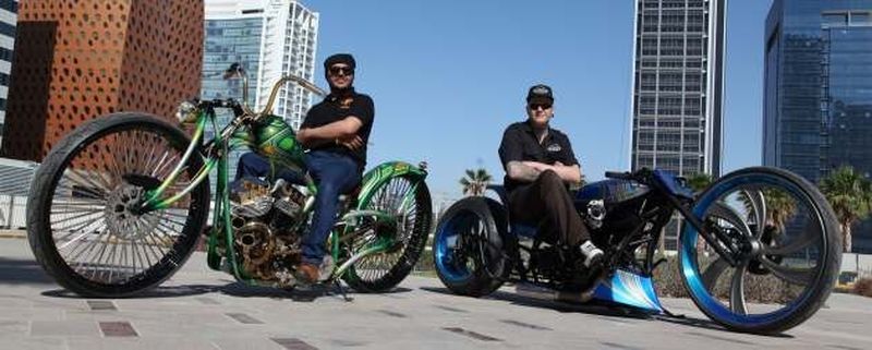 Bikeschönheiten in Abu Dhabi.