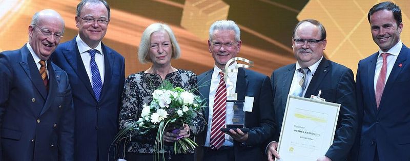 Hermes Award 2015 (v.l.): Prof. Wolfgang Wahlster, Stephan Weil, Prof. Dr. Johanna Wanka, Dr.-Ing. E.h. Manfred Wittenstein, Thomas Bayer (Wittenstein), Dr. Jochen Köckler (deutsceh Messe).