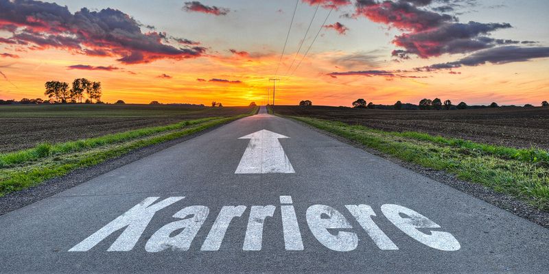 Laut StepStone Fachkräfteatlas zeichnen sich vor allem Arbeitnehmer in höheren Hierarchieebenen sowie Berufsanfänger durch eine überdurchschnittliche Mobilität aus.