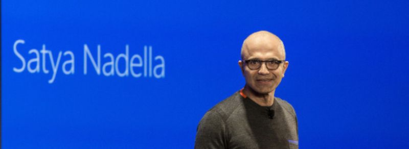 Microsoft-CEO Satya Nadella bei der Ankündigung von Windows 10. Versteckt sich hinter dem „Freemium“-Modell ein versteckter Plan, Unternehmen zu kostenpflichtigen Umstiegen auf teurere Betriebssystem- und Service-Varianten zu bewegen?