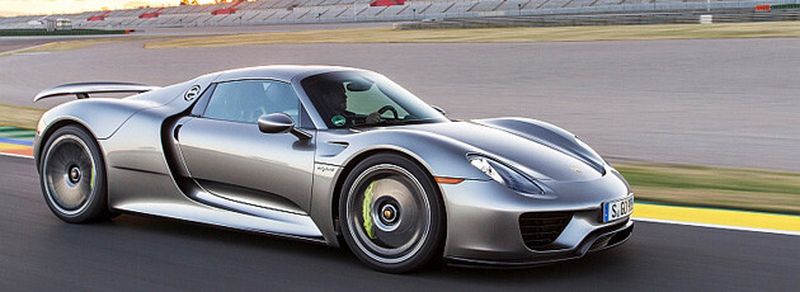 Plug-in-Hybrid in technischer Vollendung: Der Porsche 918 Spyder nutzt Hybridantriebstechnik von Bosch.