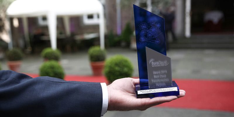 So ähnlich hätte auch der Award für den „Best Cloud Service for Vertical Markets“ aussehen können. Cloud-Services für Horizontale Märkte dagegen haben eine Aussicht auf Gewinn.