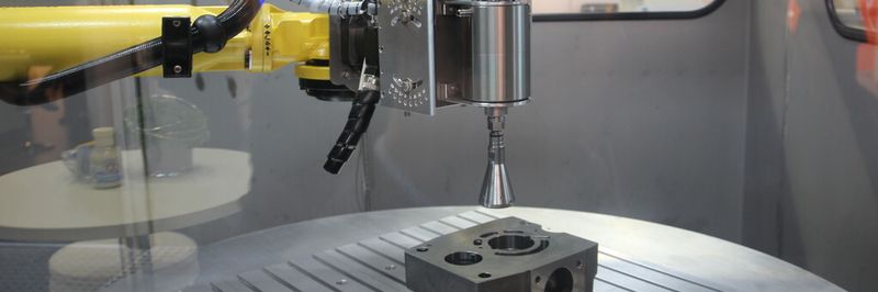 Hochdruckwasserstrahlentgraten mit dem Roboter zeigte BVL erstmals auf der Messe Parts2clean 2015.