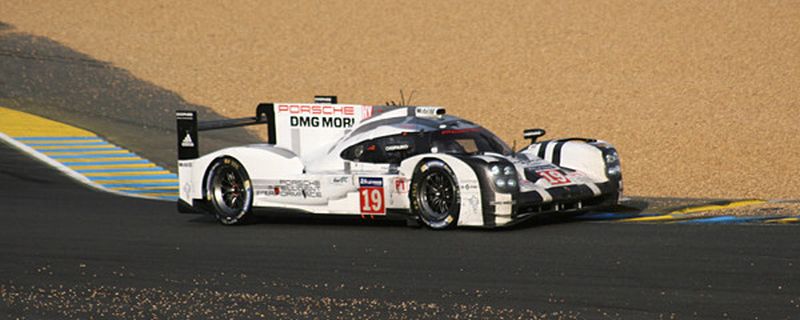 Porsche feierte heute bei den 24 Stunden von Le Mans einen Doppelsieg vor den in ihre Schranken gewiesenen Audi.